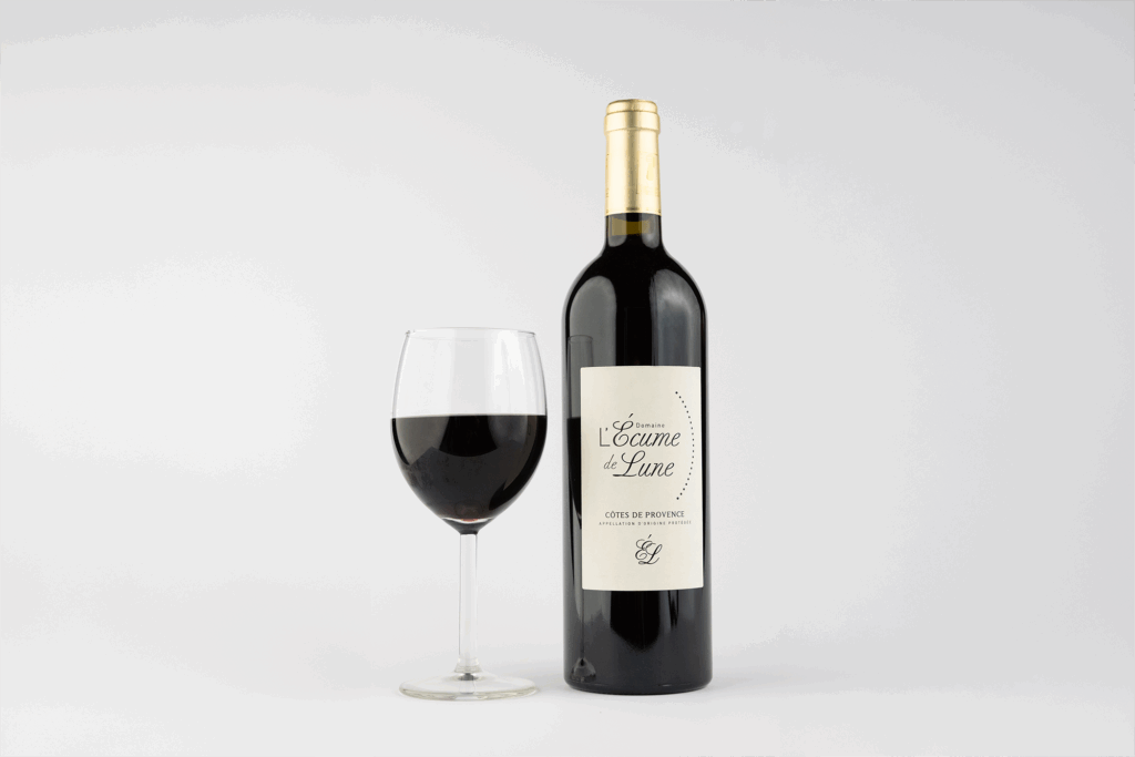 Bouteille de vin rouge de Provence AOP